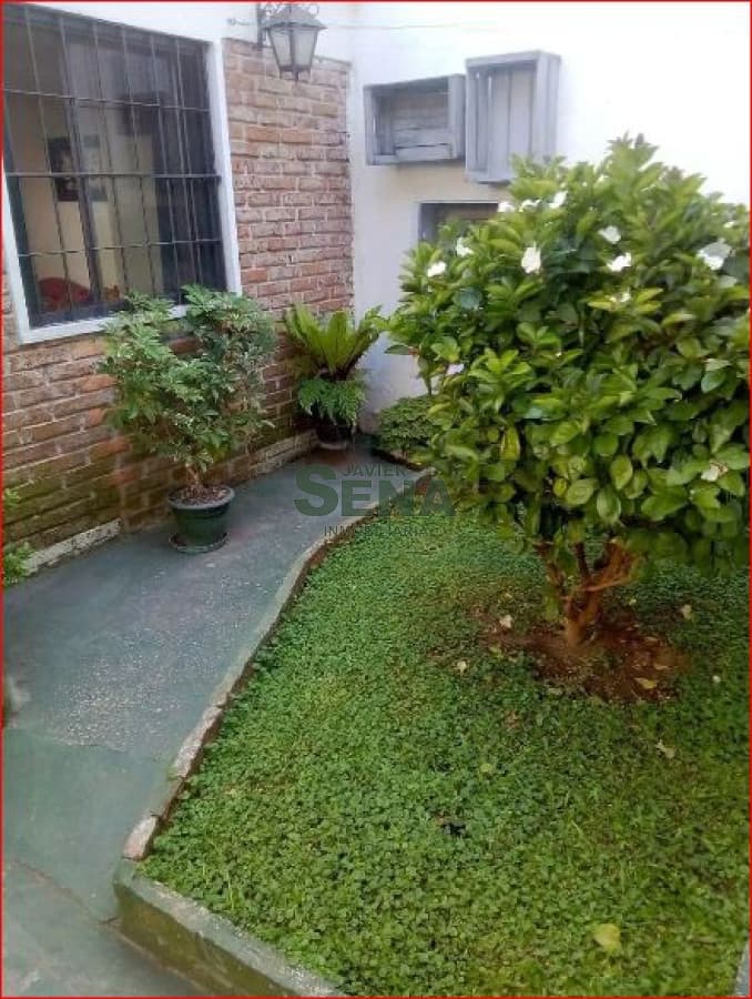 Venta de casa en Pocitos, 3 dormitorios, 2 baños, lindo lugar.