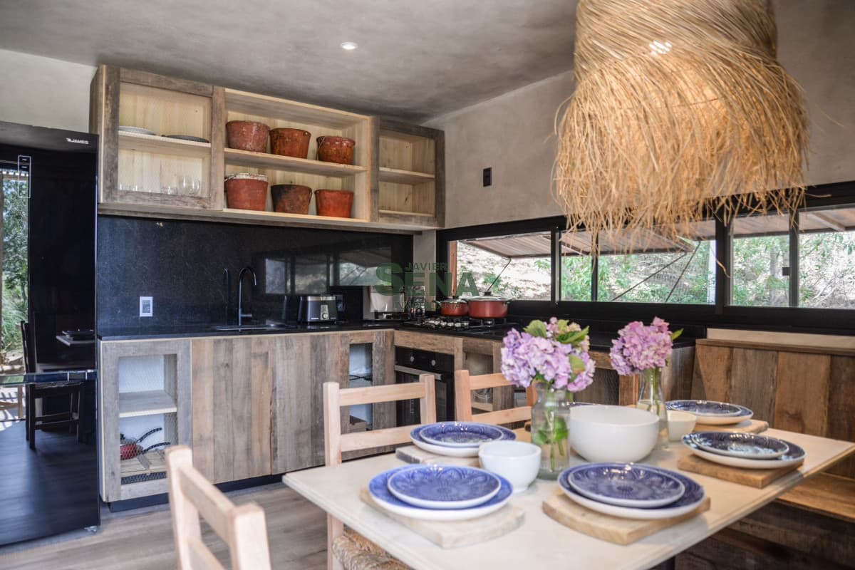 Venta de casa en el Faro, de 4 dormitorios, 4 baños, espectacular chalet.
