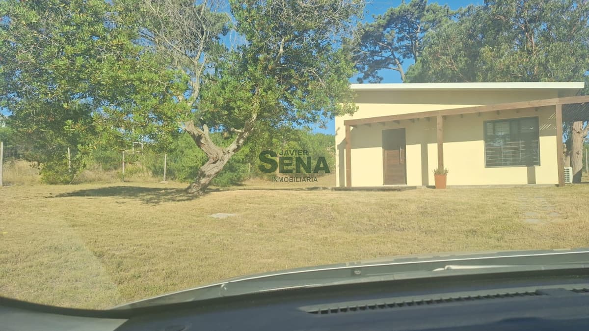 Venta de casita en terreno de casi 1500 mts 2 en Club del Lago