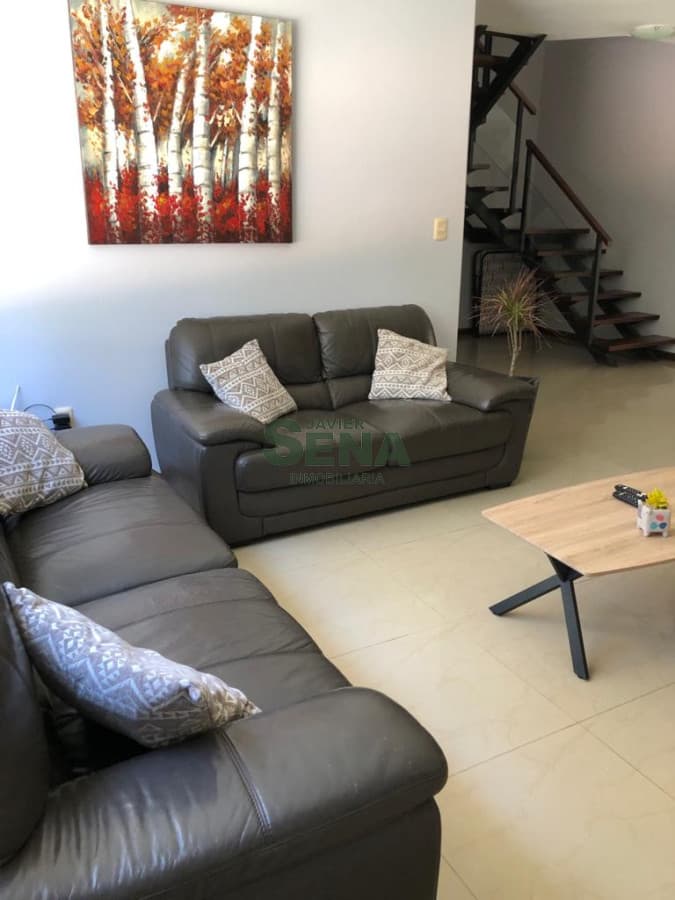 Alquiler de casa en Solanas, 4 dormitorios, 3 baños, piscina, lindo parque, vivgilancia.