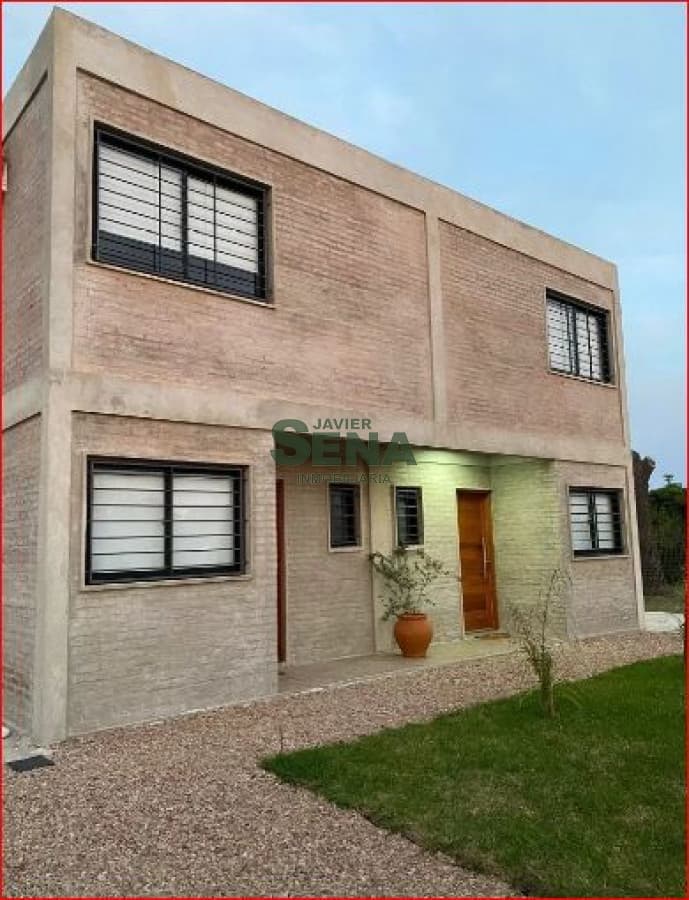 Alquiler en Brio buenos aires, 3 dormitorios, 2 baños, linda casa en P.H. cerca del mar.