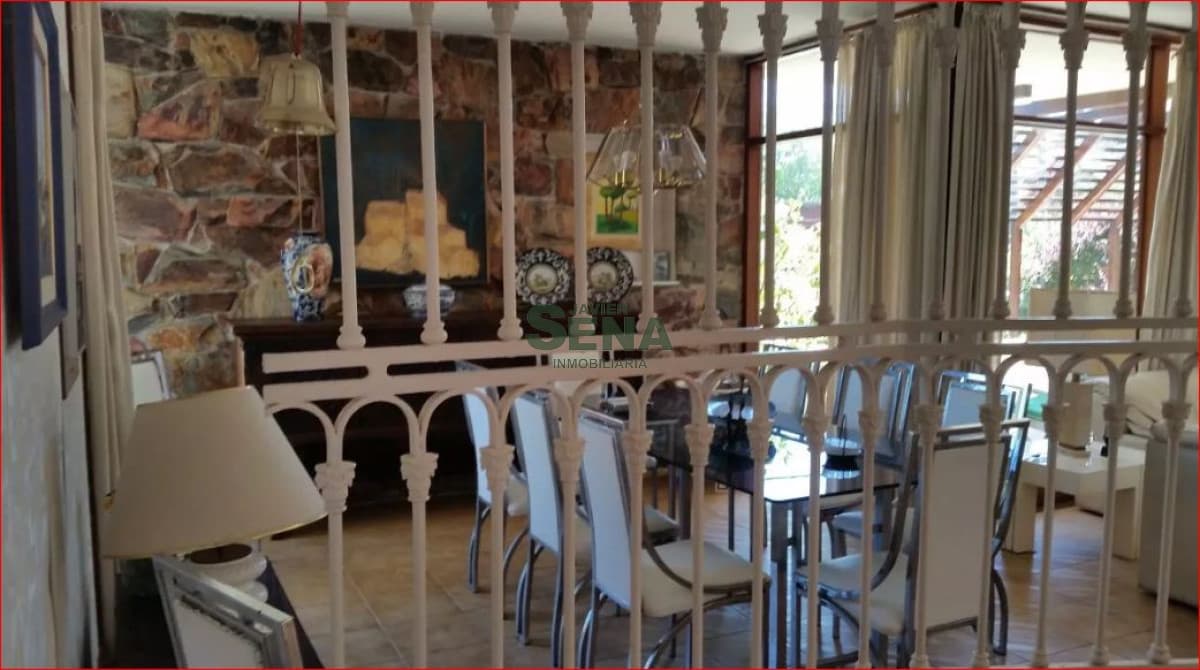 Alquiler de casa en la mansa, 5 dormitorios, 5 baños, gran parque y piscina.