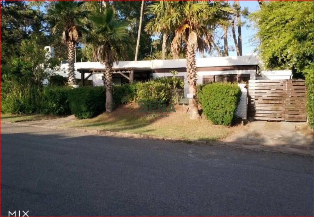 Alquiler de casa en San Rafael, 4 dormitorios, 3 baños, buenaq construccion-