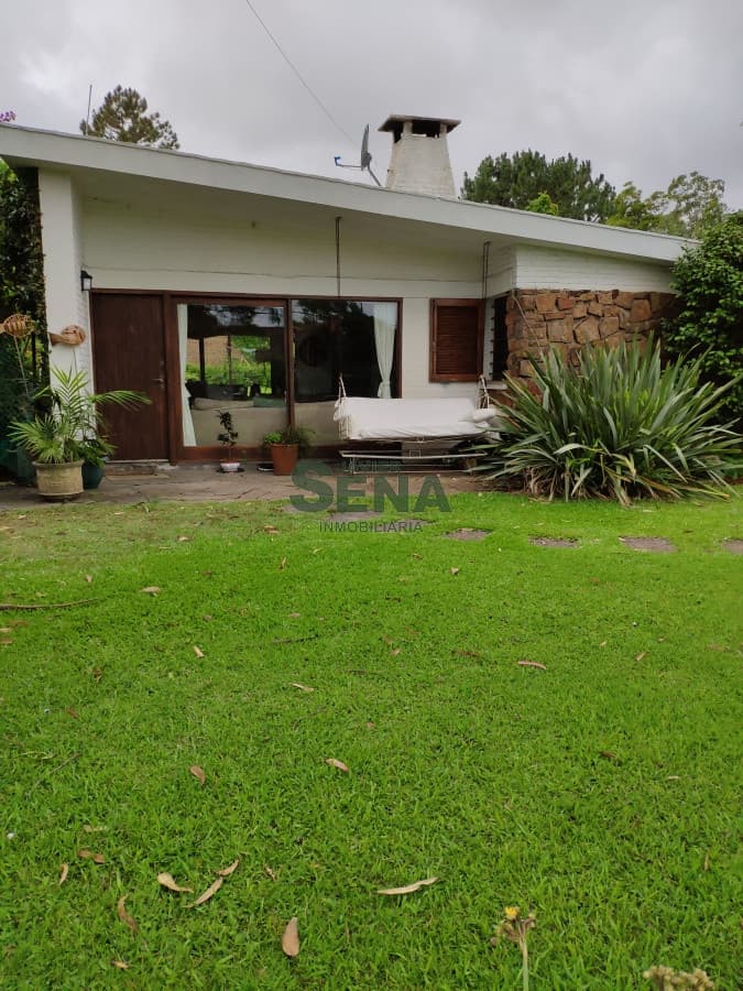 Venta y alquiler Casa en Pinares, 4 Dormitorios,  3 Baños, parque, cerca del Mar
