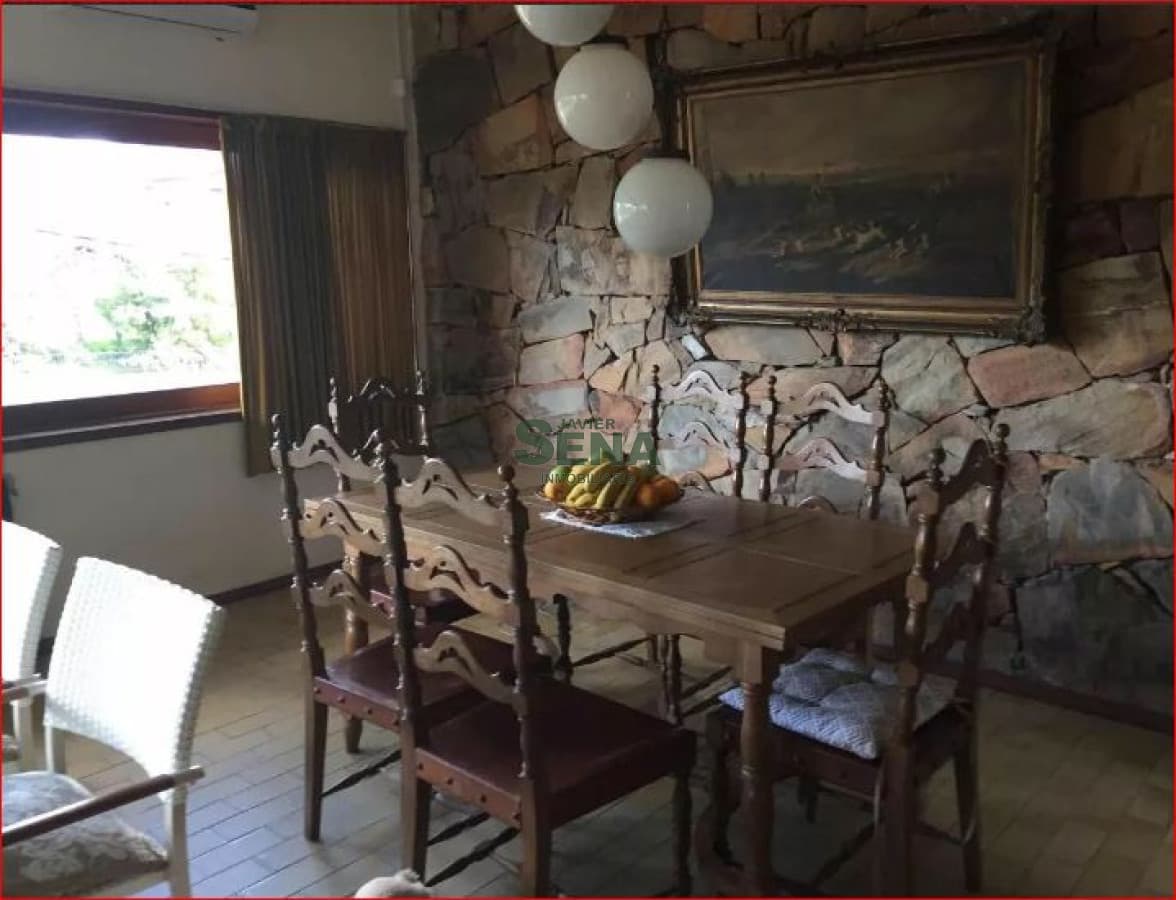 Alquiler de casa en la Mansa, 3 dormitorios, 2 baños, lindo parque,.