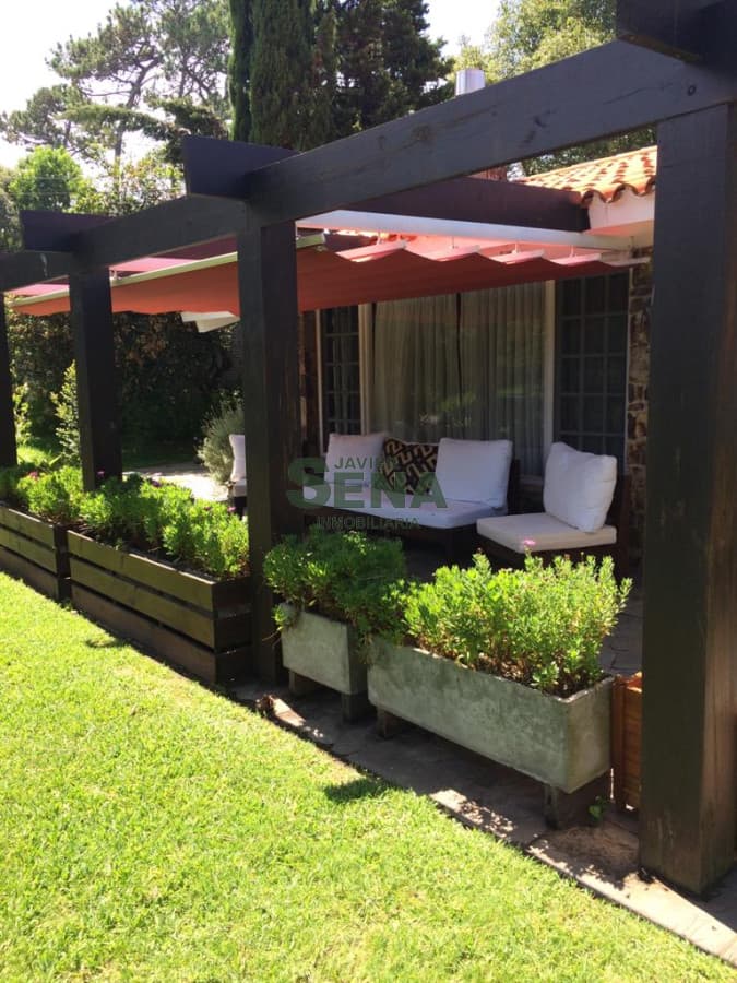 Alquiler de casa en la mansa, 4 dormitorios, 3 baño, piscina, cerca del mar.