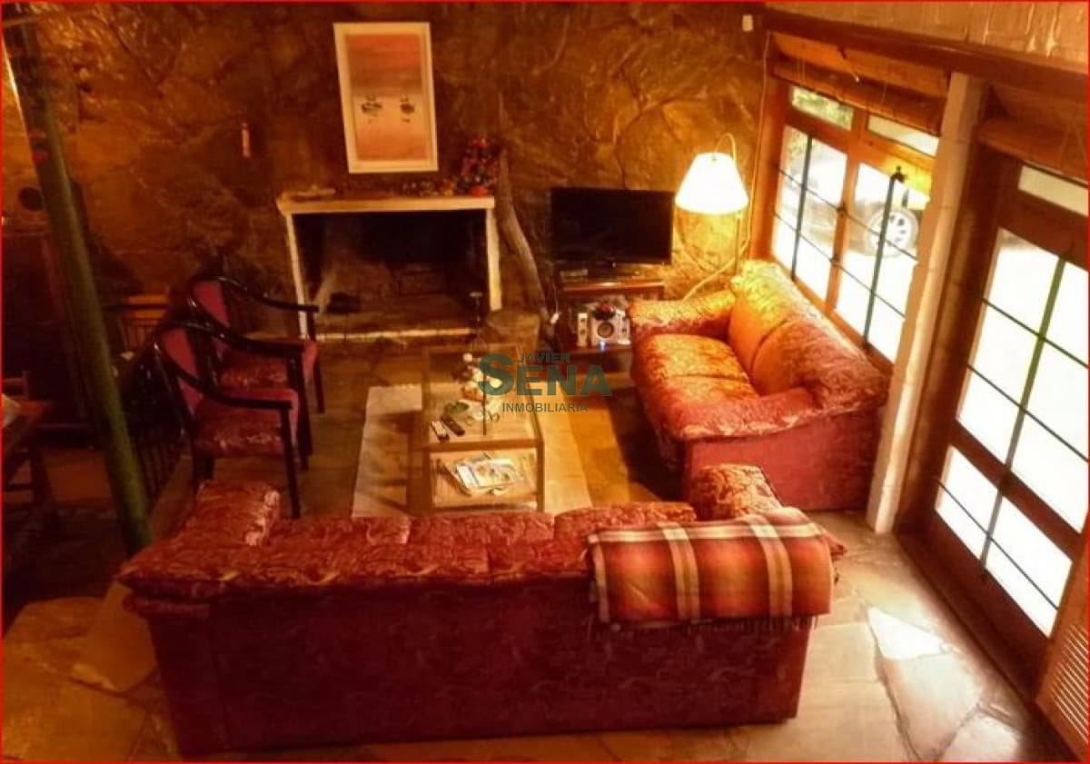 Alquiler de casa en Pinares, 2 dormitorios, 2 baños, buen lugar para descansar.