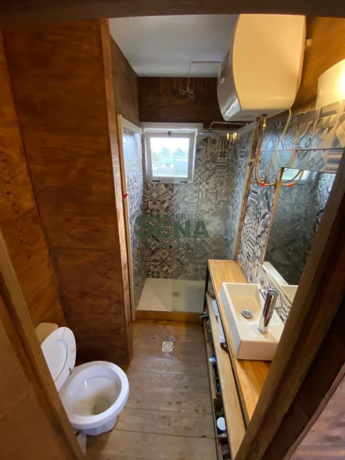 Venta y alquiler de casa en Balneario buenos aires, 2 dormitorios, baño, para vivir todo el año.