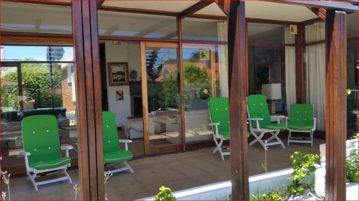 Alquiler de casa en la mansa, 5 dormitorios, 5 baños, gran parque y piscina.