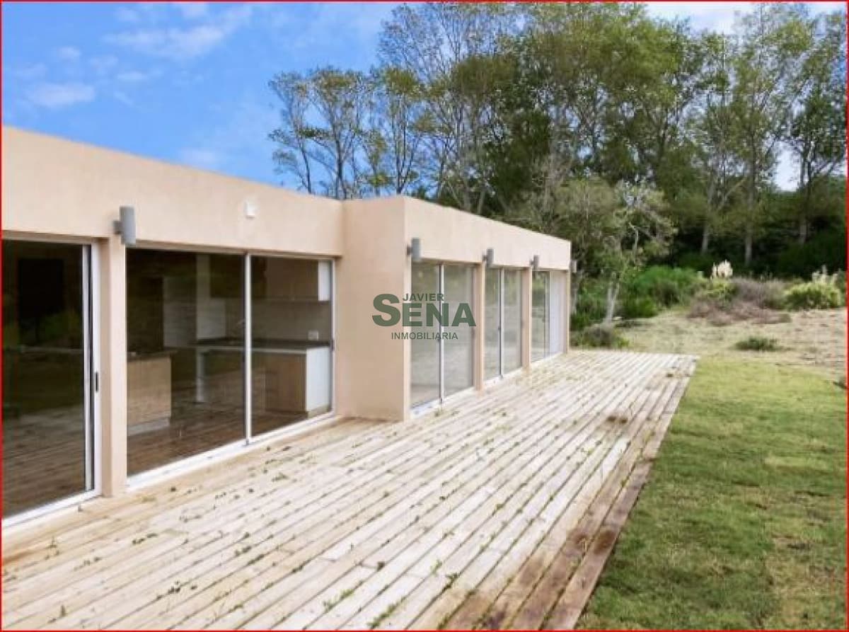 Venta en Punta Ballena, 3 dormitorios, 3 baños, linda zona.