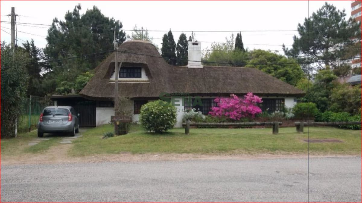 Venta y Alquiler de casa en Aidy Gril, 3 dormitorios, 2 baños, cerca del mar.
