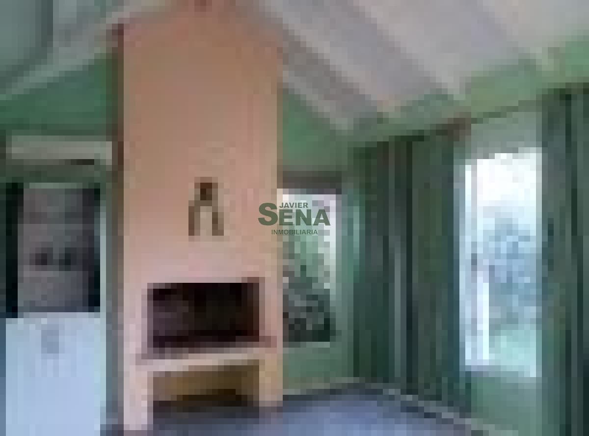 Venta y alquiler casa en pinares, 3 dormitorios, baño, lindo parque.