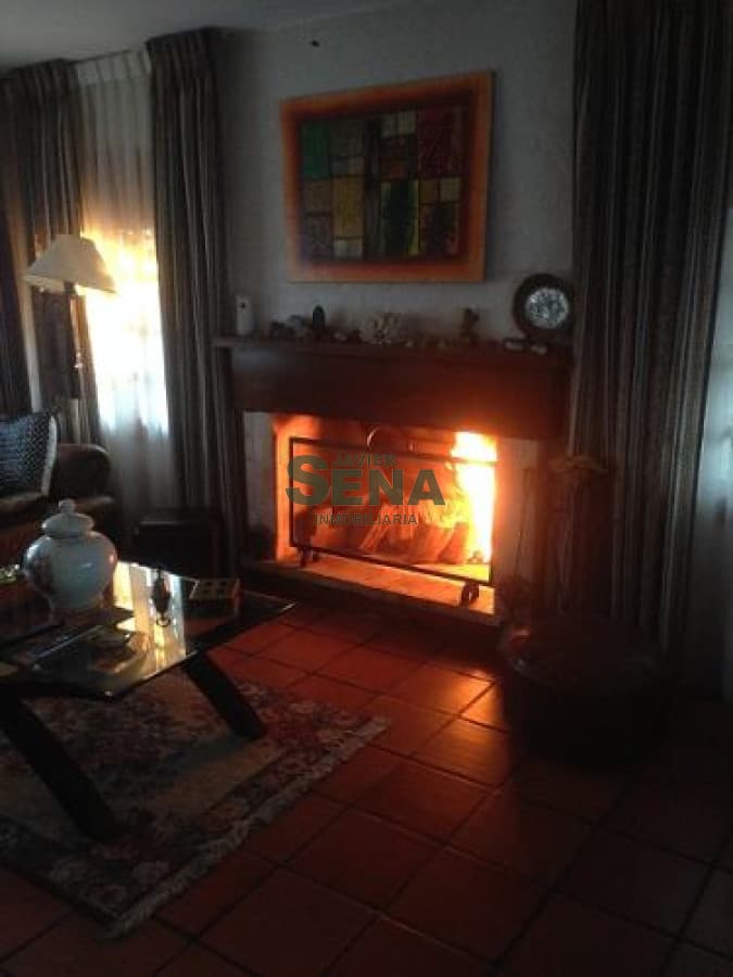 Venta de casa en Portezuelo, 3 dormitorios, 3 baños, buena edifi- 630M2 tierra.