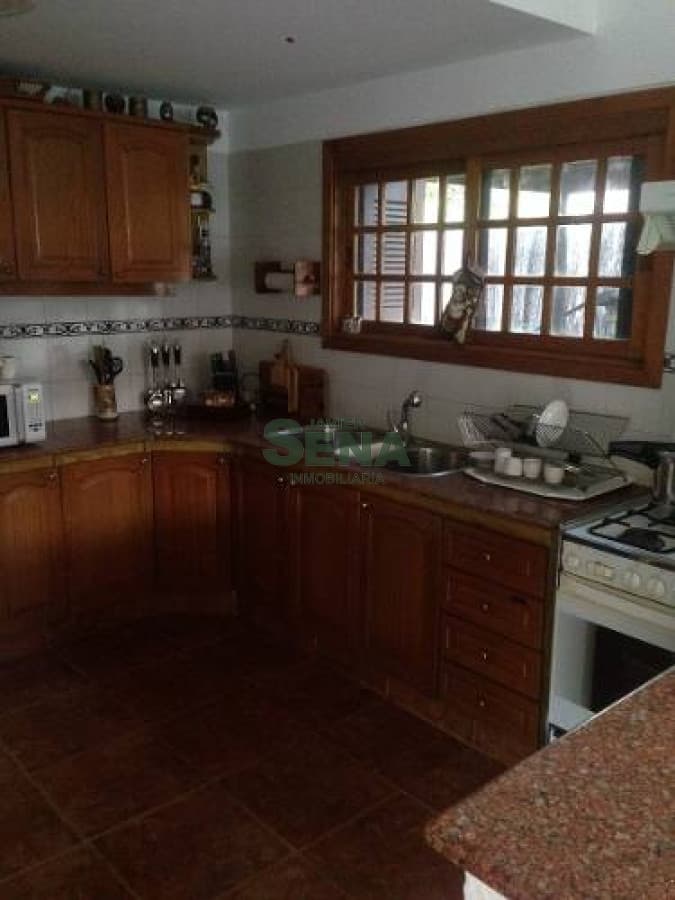 Venta de casa en Portezuelo, 3 dormitorios, 3 baños, buena edifi- 630M2 tierra.