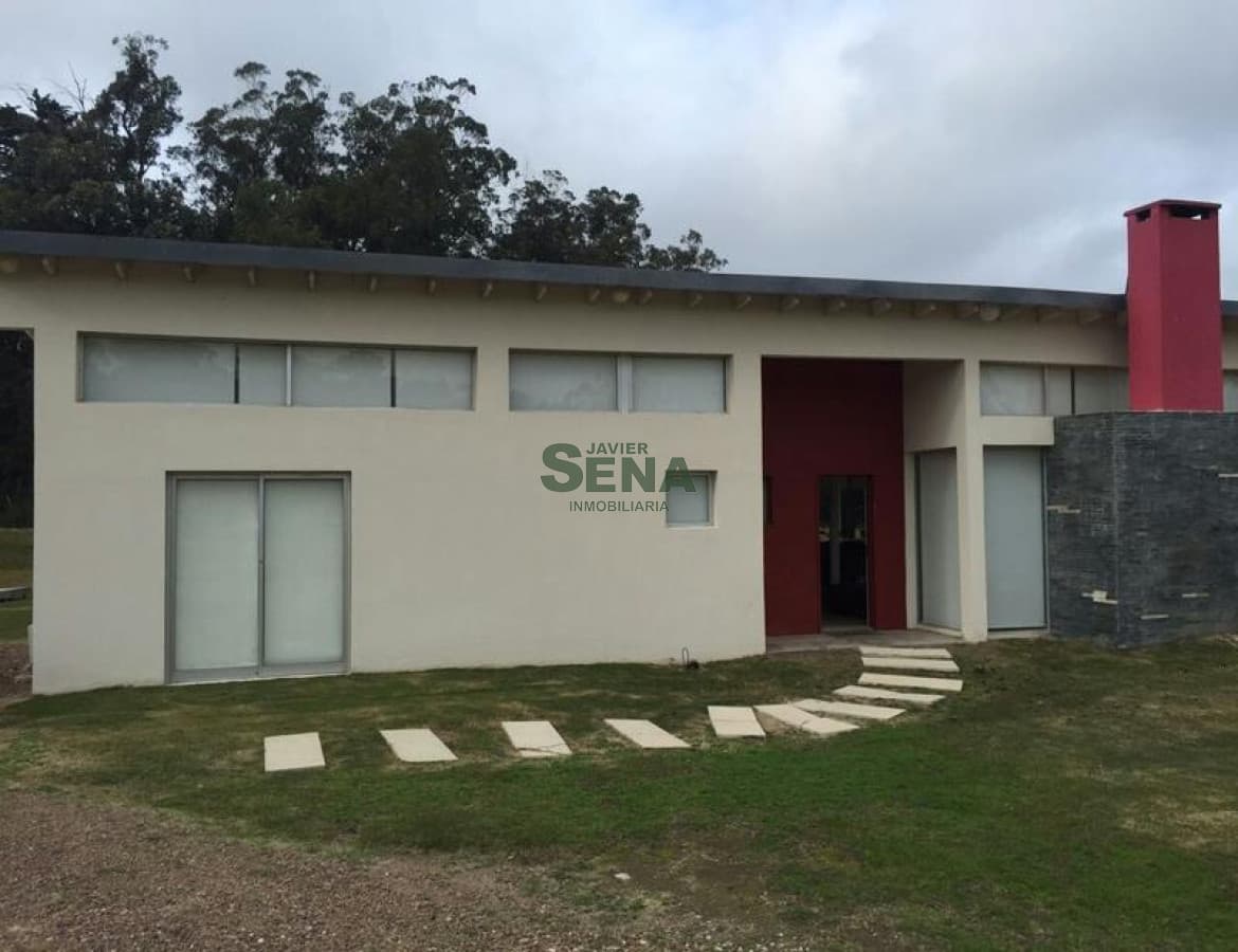 Punta Ballena, 3 Dormitorios, 2 baños, piscina y seguridad, permuta.