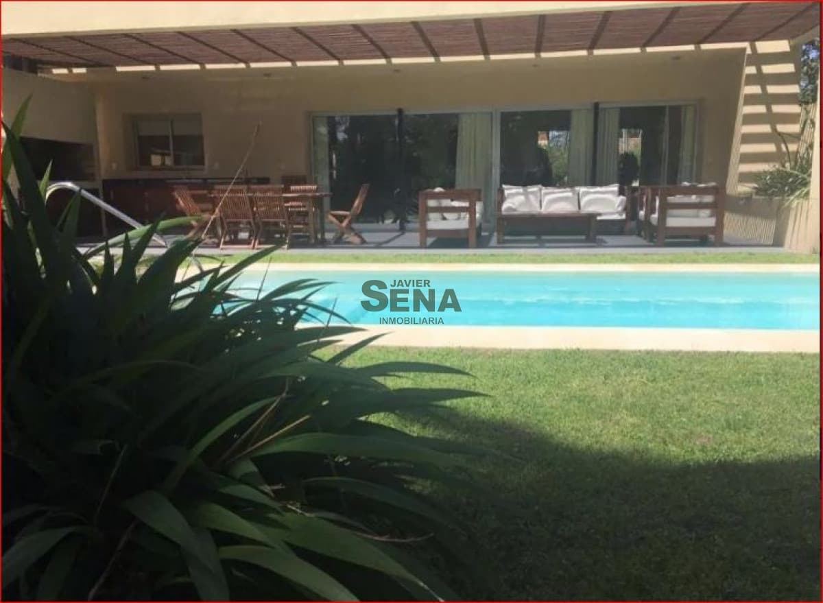 Alquiler en la mansa, 3 dormitorios, 3 baños, piscina, buen parque, parrilla.