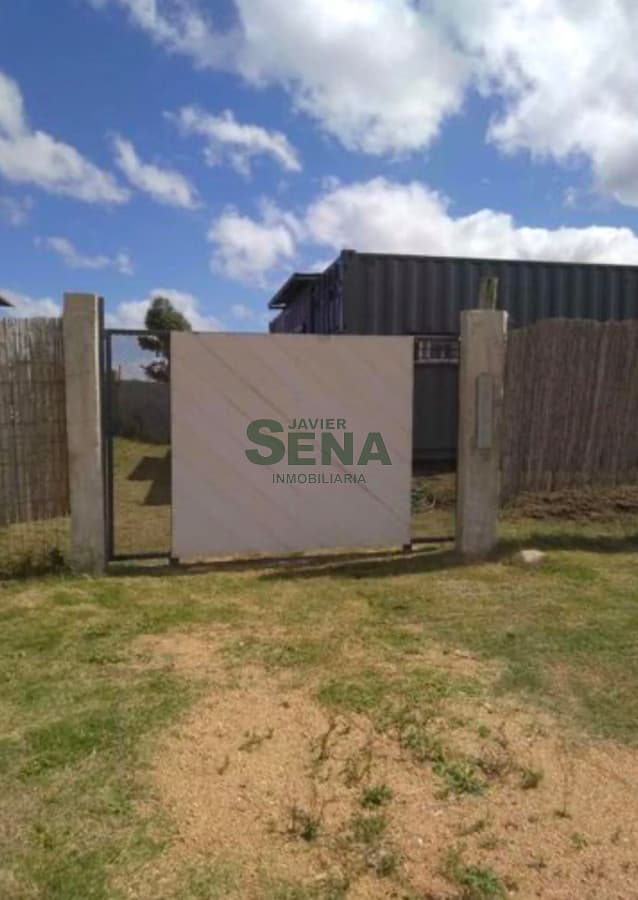 Venta de casa en Altos de la Laguna, 2 dormitorios, baño.