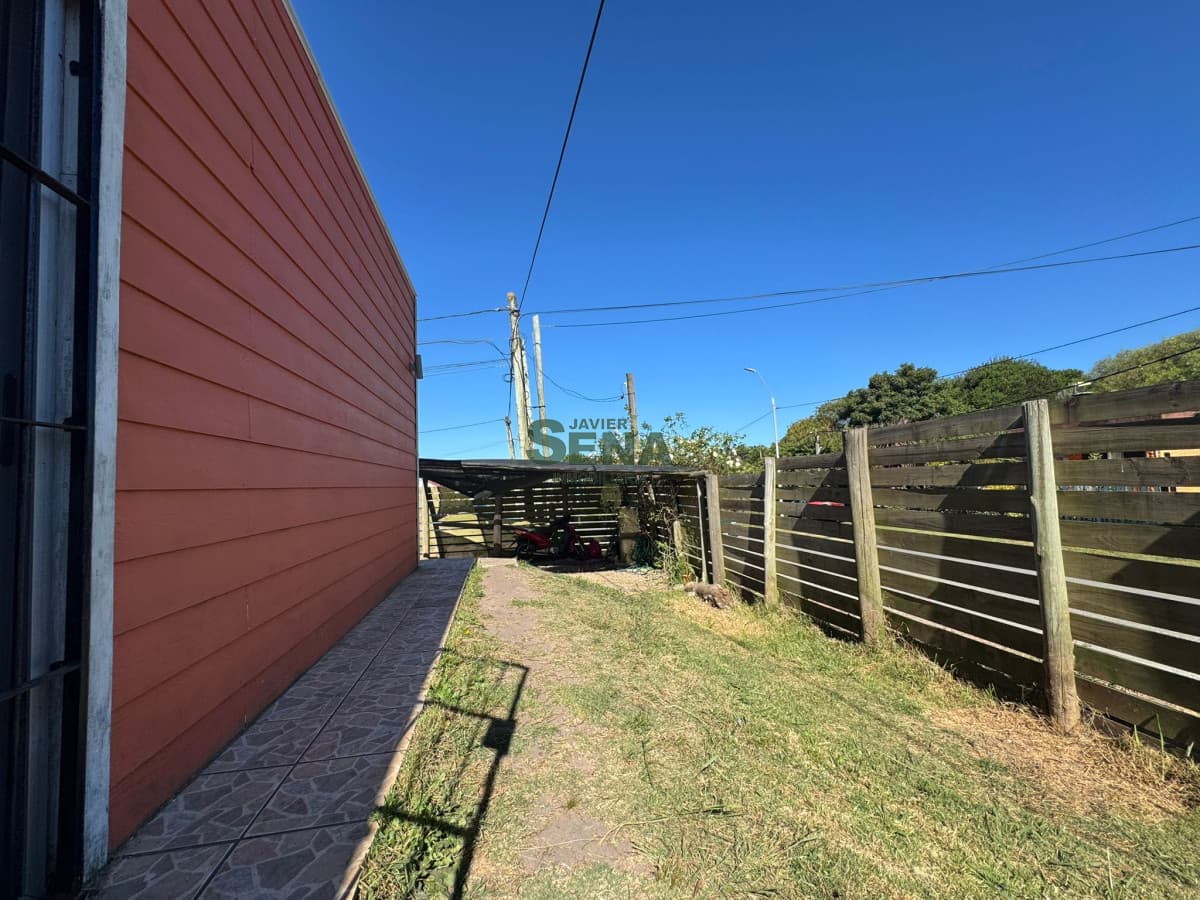 Venta de casa en el Chorro, de 2 dormitorios, baño, cerca del mar.