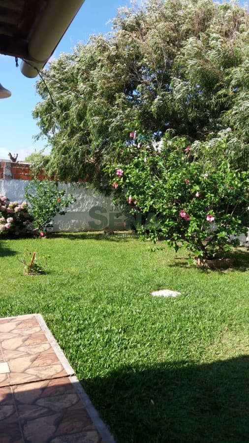 Venta de casa en el Chuy, 2 dormitorios, baño cerca del mar.-