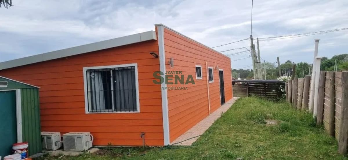 Venta de casa en el Chorro, de 2 dormitorios, baño, cerca del mar.