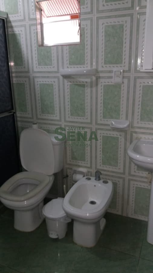 Venta de casa en el Chuy, 2 dormitorios, baño cerca del mar.-