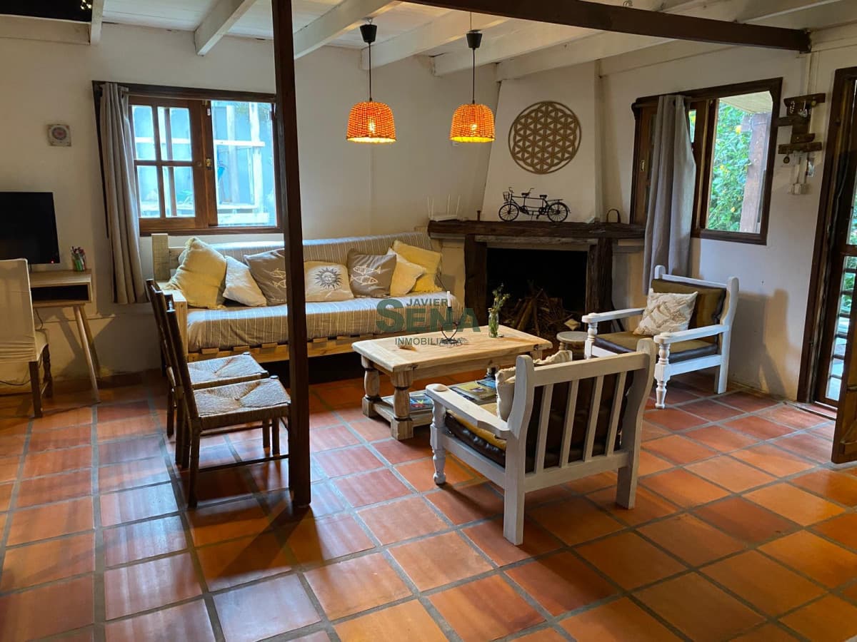 Venta de casa en santa mónica, 3. dormitorios, 2 baños, vista al mar.