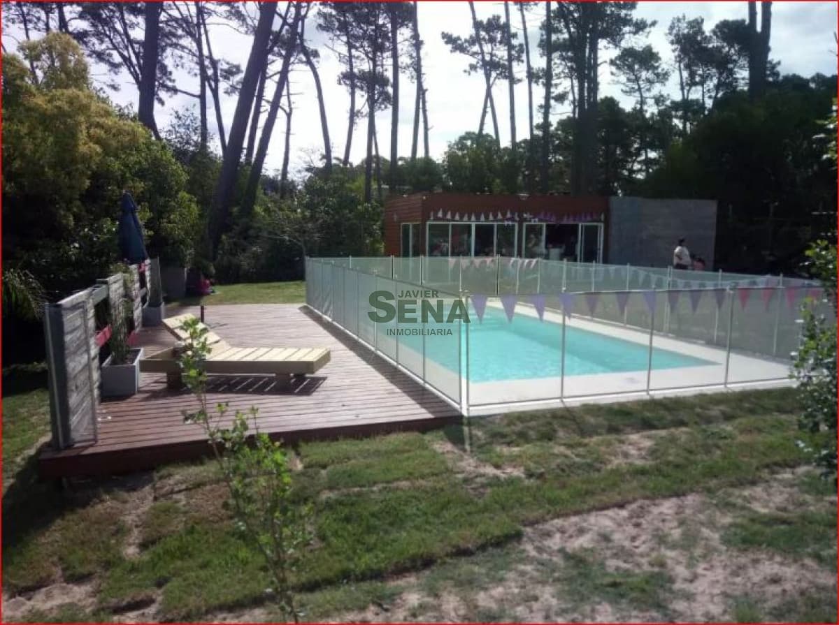 Venta y alquiler de casa en BERVELY HILLS, 4 DORMITORIOS, 5 BAÑOS, 1200M2 TIERRA