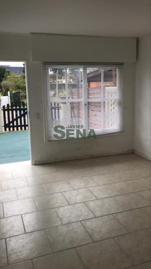 Venta de casa en la Mansa, 2 dormitorios, baño,  en inmejorable ubicación, a pasos del Shopping Atlántico, cerca de todo.