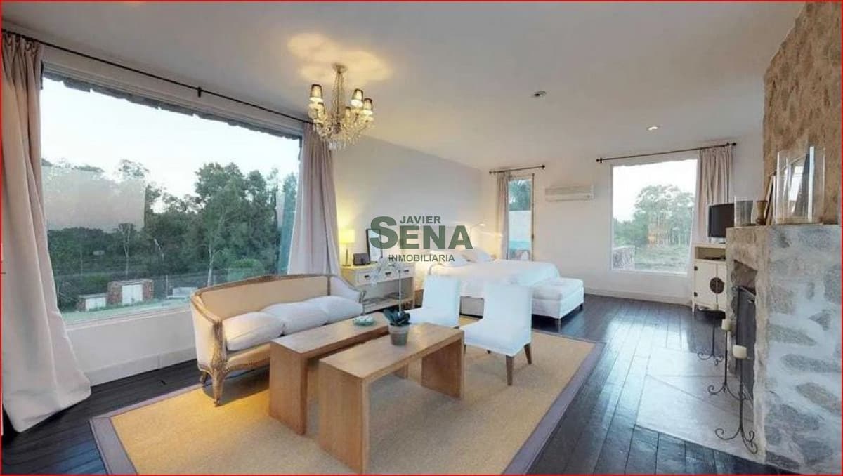 Venta de chacra en Manantiales,  3 dormitorios, 2 baños, lindo lugar.