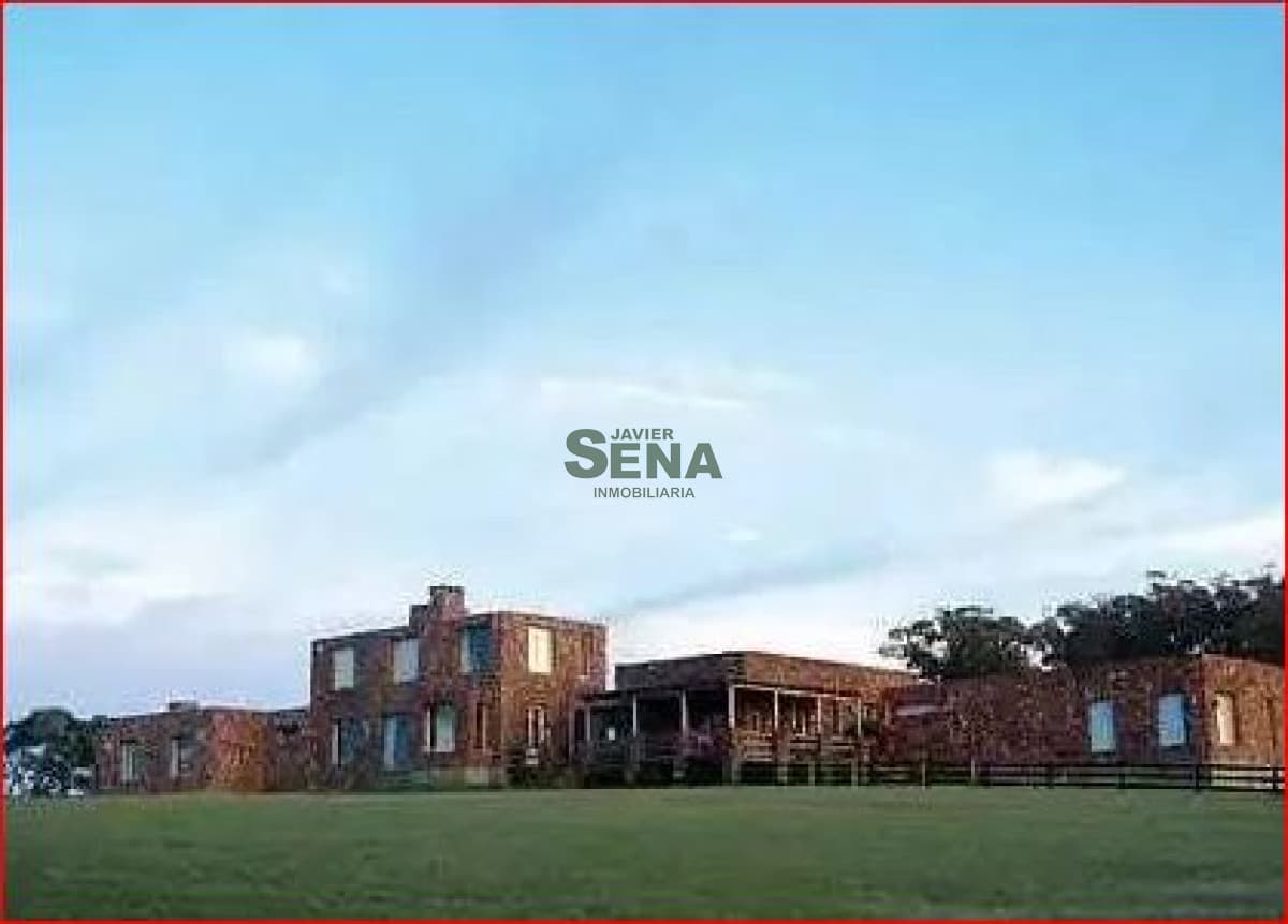 Venta de chacra en Manantiales,  3 dormitorios, 2 baños, lindo lugar.