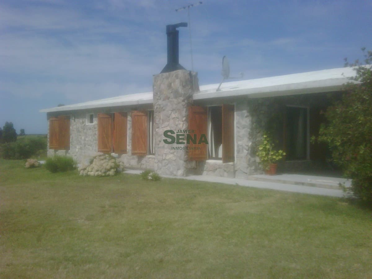 Venta chacra Maldonado sobre ruta 12, 5 Hectareas con casa de 4 Dormitorios.