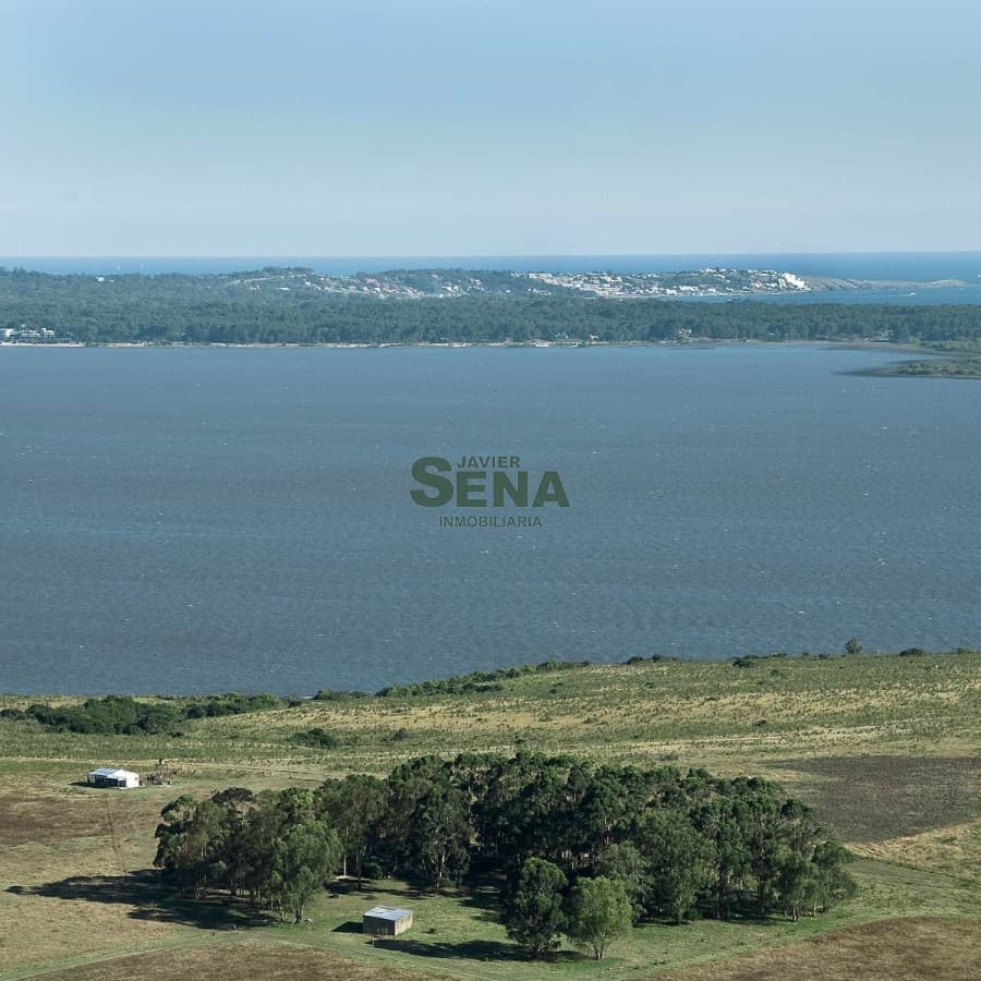 Venta de lote en Laguna del Sauce, divino lugar.