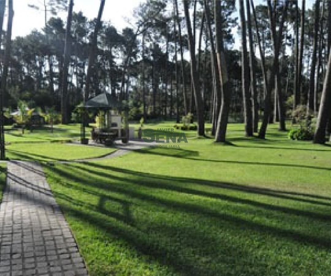 Alquiler de chacra en Mansa, casa espectacular, 4 dormitorios 4 baños, piscina, 1,6 hectareas, de las mejores de la zona.