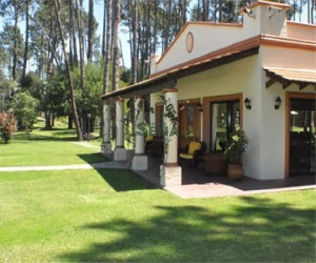 Alquiler de chacra en Mansa, casa espectacular, 4 dormitorios 4 baños, piscina, 1,6 hectareas, de las mejores de la zona.
