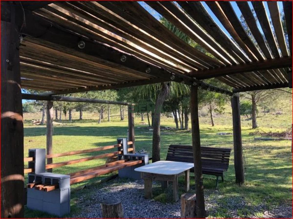 Venta de Chacra en los Caracoles, 3 dormitorios, 5 baños, panoramica, buena edificacion