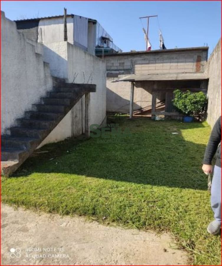 Venta de Local en camino de los Gauchos, son 2 locales en un lugar bien comercial.