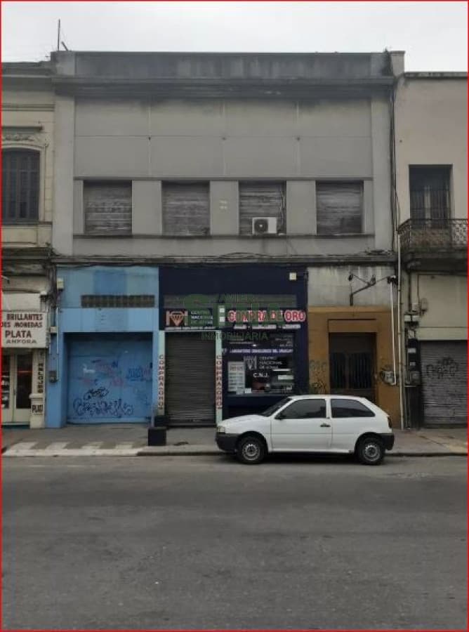 Venta de 2 Locales Comercial en el Centro de Montevideo, mas 17 ambientes.