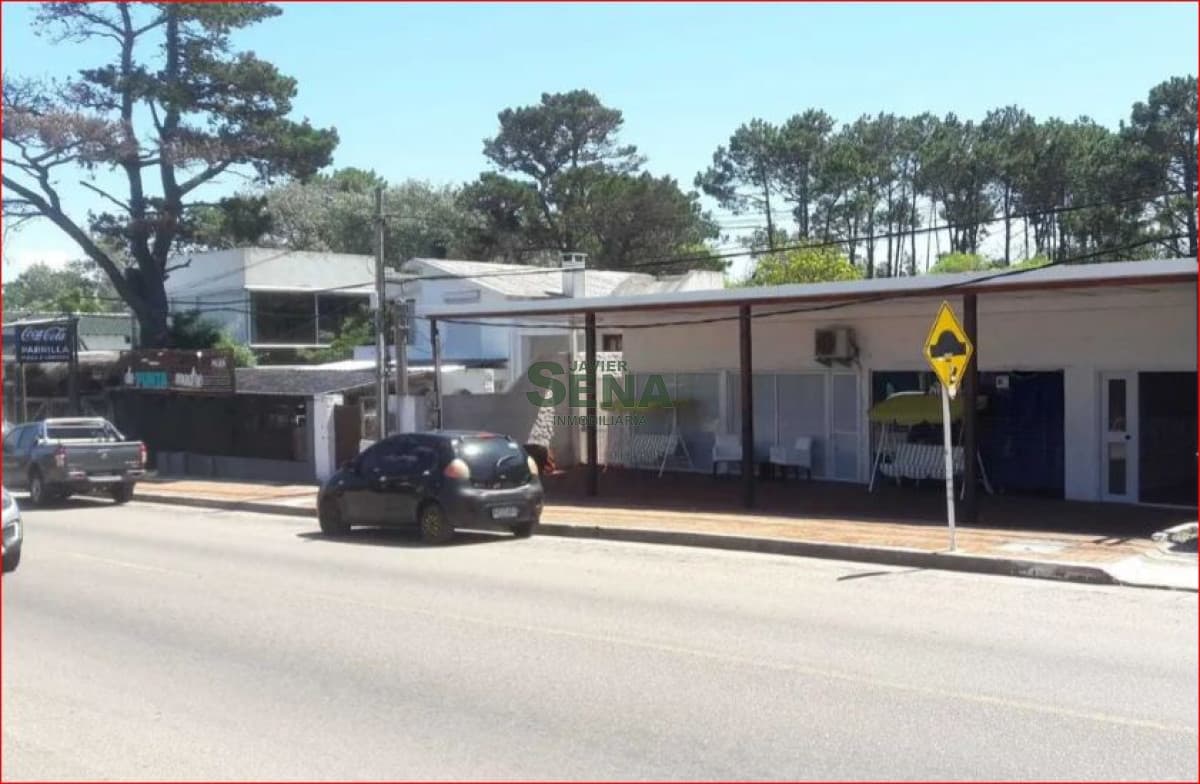 Venta de Locales comerciales en Montoya, 4 locales en un muy buen punto.