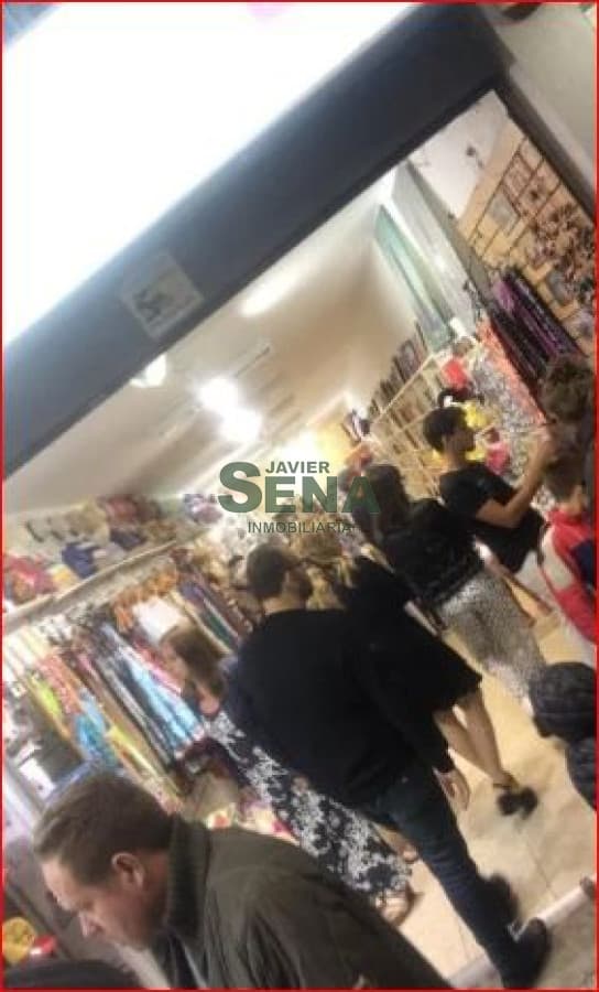 Venta de local en la Peninsula, buen local comercial.