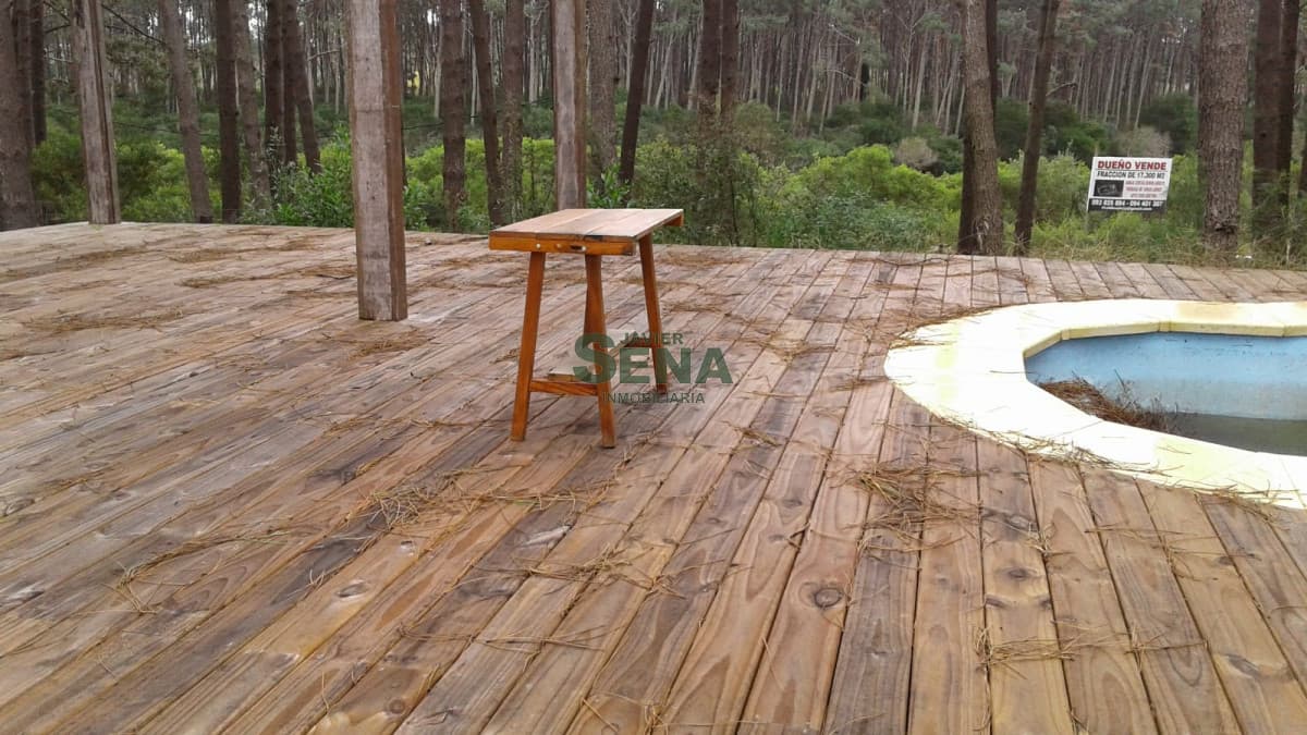 Venta de terreno en Chihuahua, son 1034m2 de tierra, con piscina y deck.