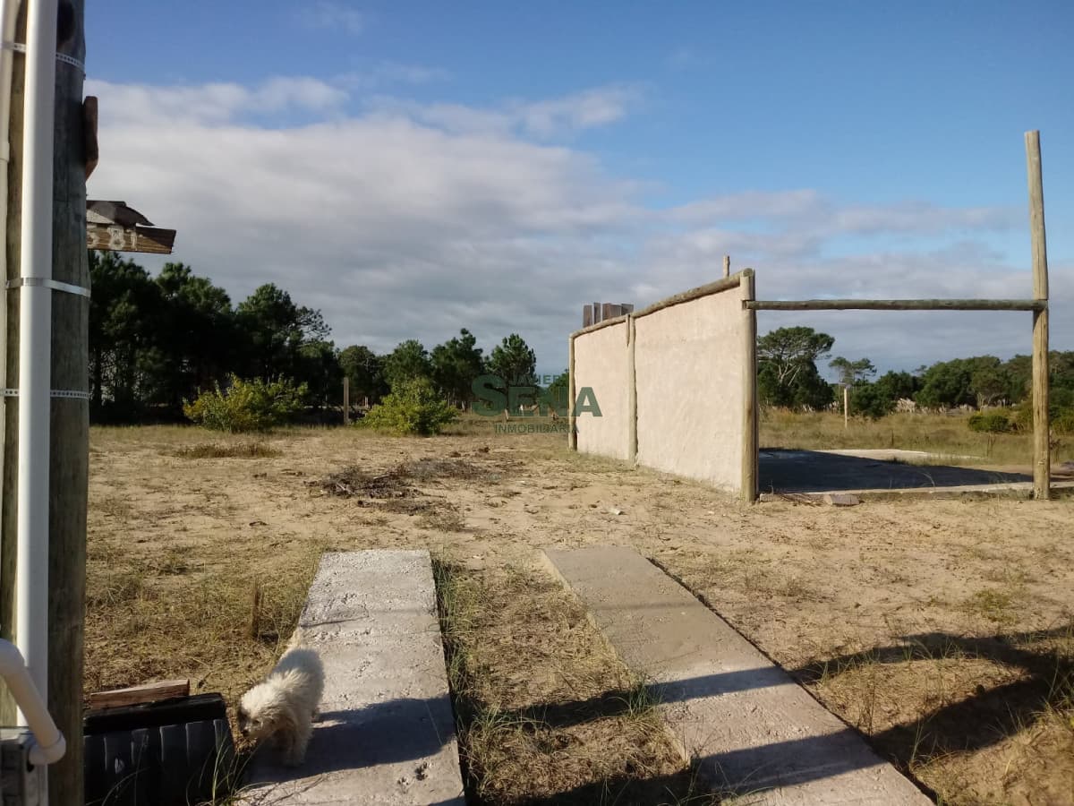 VentaTerreno en Punta del Diablo, proyecto de casa de  2 dormitorios. terreno en Playa la viuda
