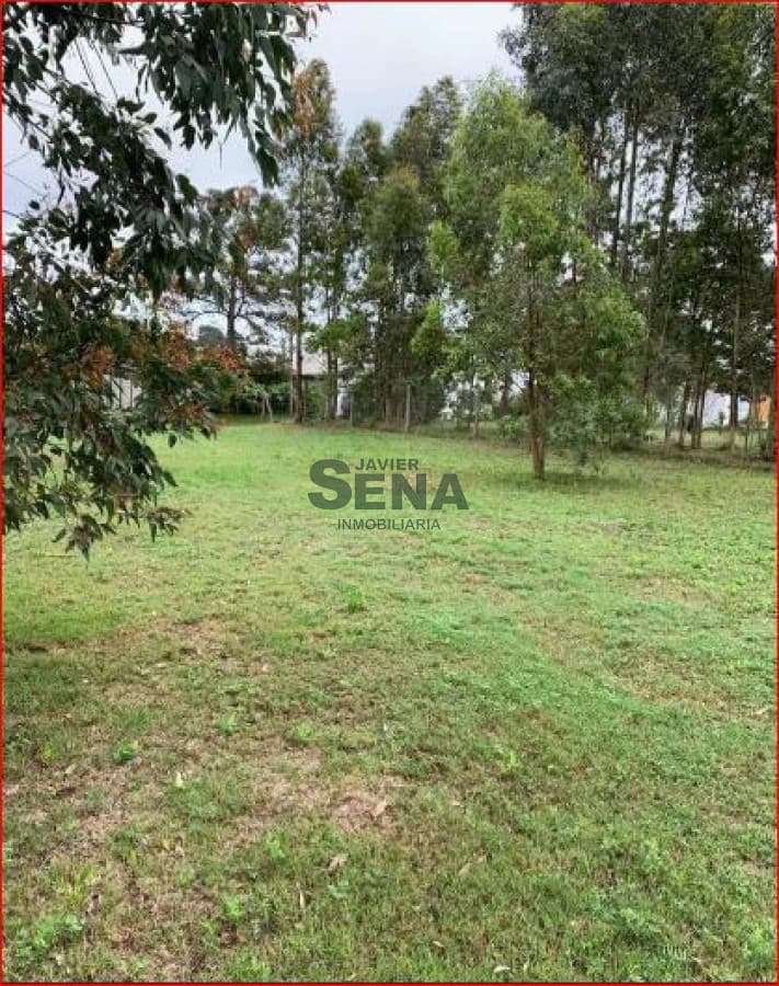 Venta de terreno en barrio privado, 800 m2 con servicios.
