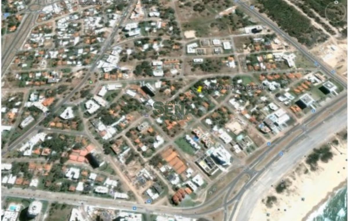 Venta de lote en la Brava, para construir altura.