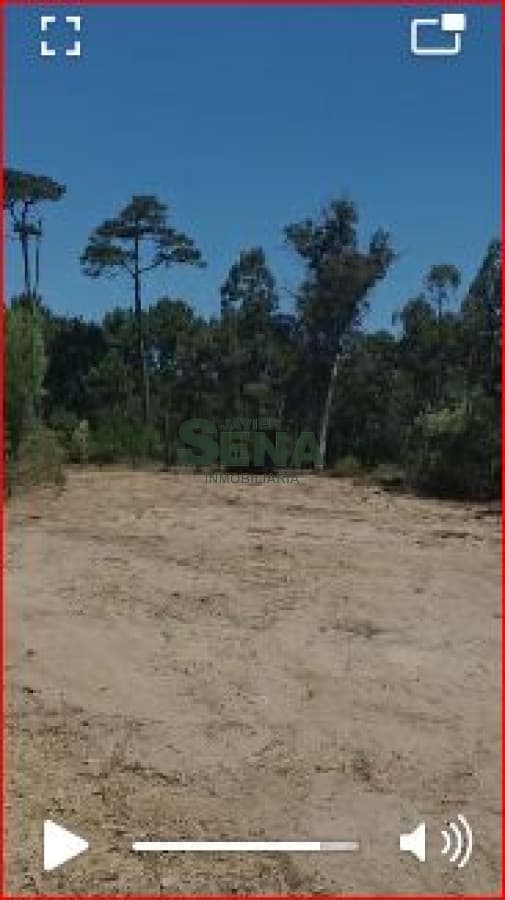 Venta de casa en parque Burnet, 2 dormitorios,  baños, linda zona.