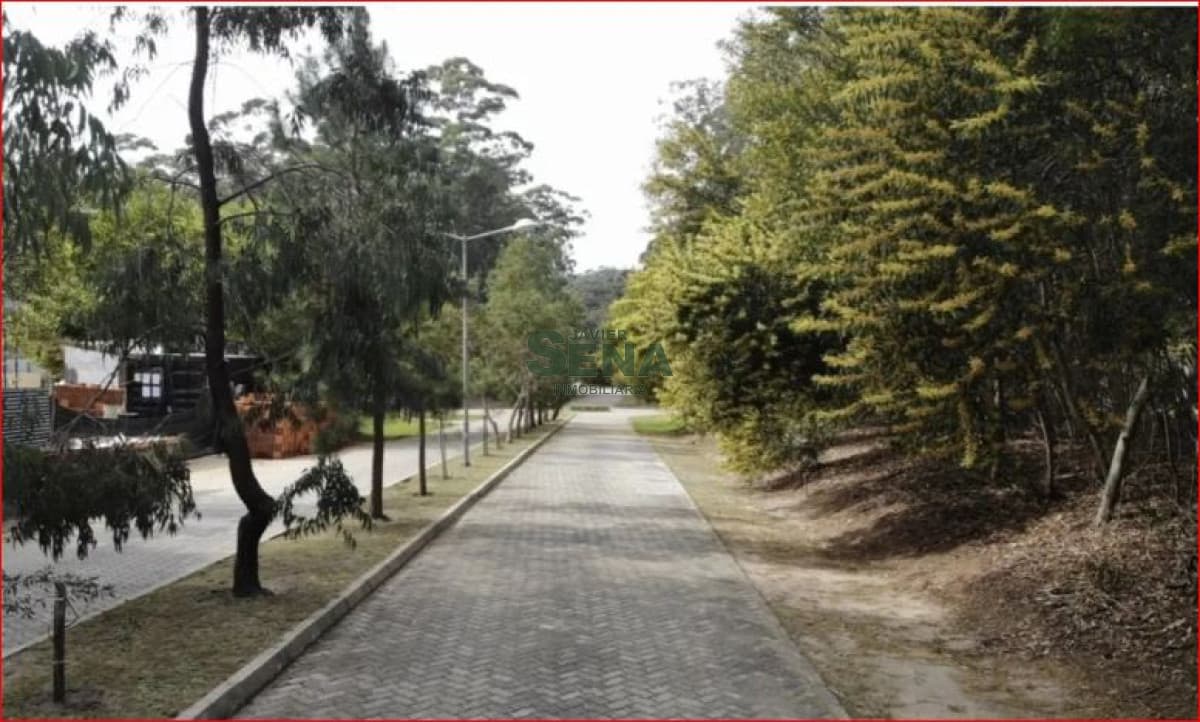 Venta de terreno en Solanas, 1107m2 de tierra con todos los servicios.
