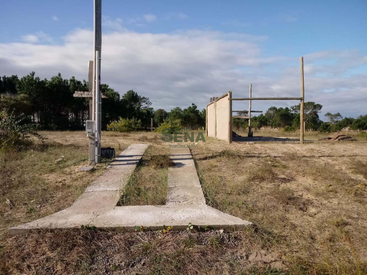 VentaTerreno en Punta del Diablo, proyecto de casa de  2 dormitorios. terreno en Playa la viuda
