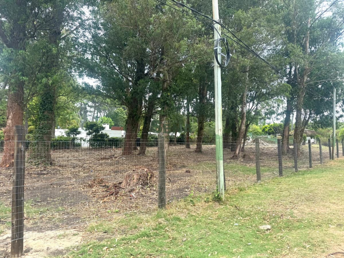 Venta terreno de más de 2300 m2, zona de playa brava.
