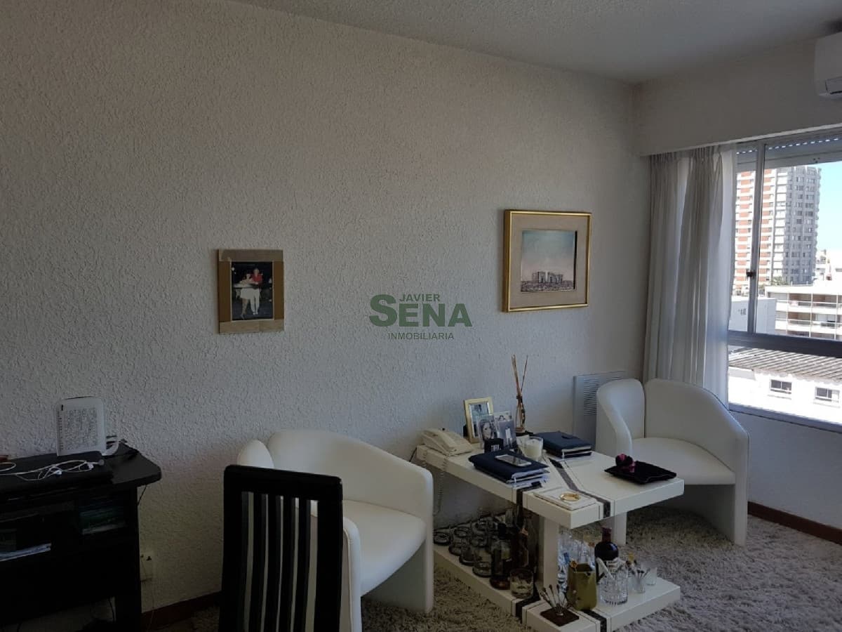 Alquiler de apto en la peninsula, 2 dormi, 2 baños, gran vista y servicios.