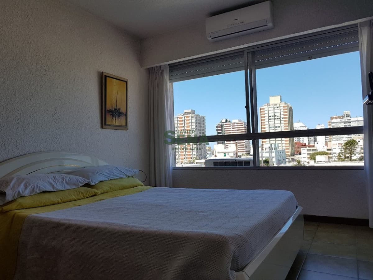 Alquiler de apto en la peninsula, 2 dormi, 2 baños, gran vista y servicios.