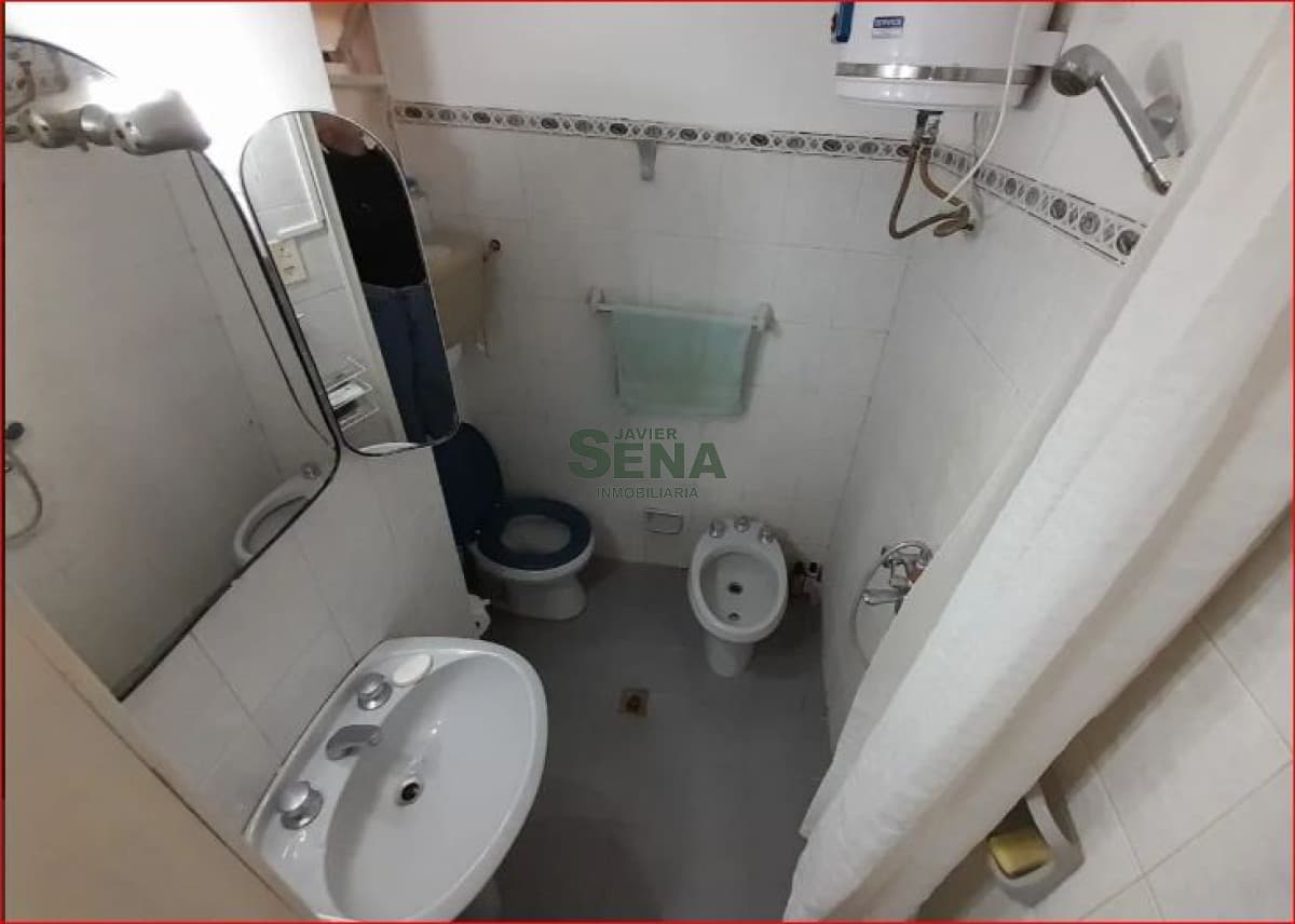 Venta y alquiler de apartamento en Piriapolis. 2 dormitorios, baño, lindo apartamento.